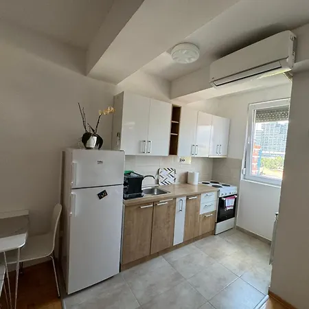 Golden Lux Central شقة سكوبجي